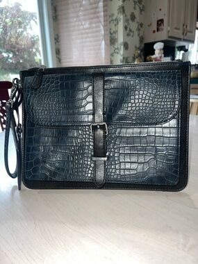 NWOT Zara Man Faux Leather Croc-Embossed Wristlet Clutch Portfolio In Navy & Blk